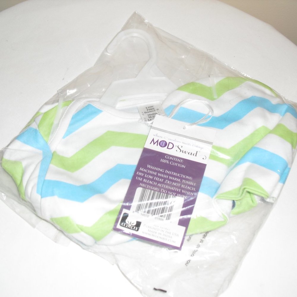 Mod & Swad NEW - Baby Cotton Gown & Hat 16-23 lbs.